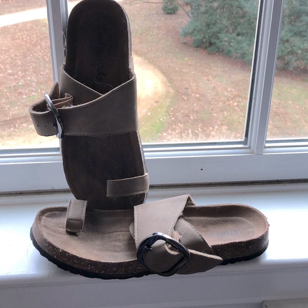 Outwoods brand sandal, color taupe, size 8